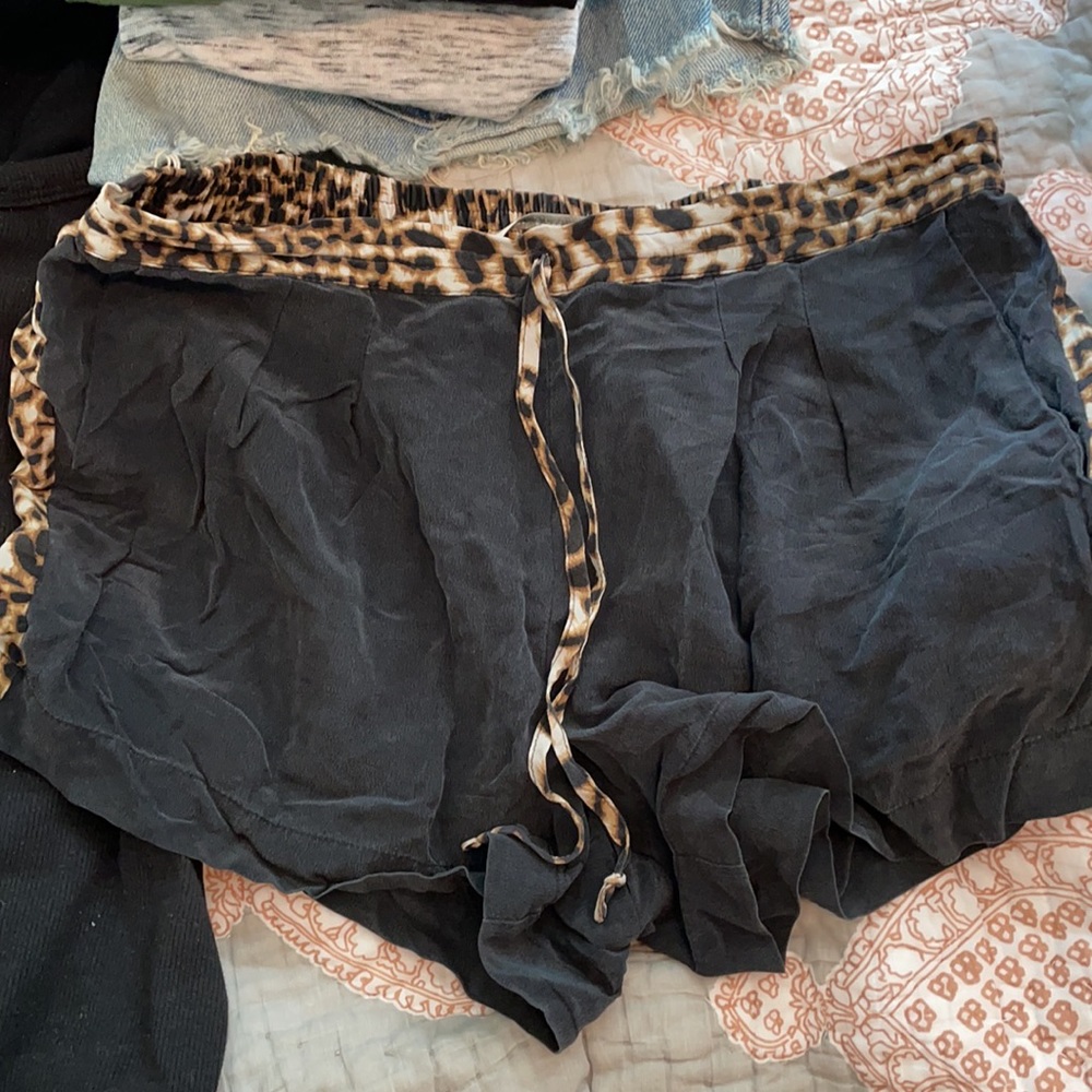 Twelfth street by Cynthia Vincent 100% silk shorts